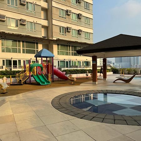 Beacon Makati Condo Free Pool Access Free Wifi 100Mbps & Free Netflix Manila Kültér fotó