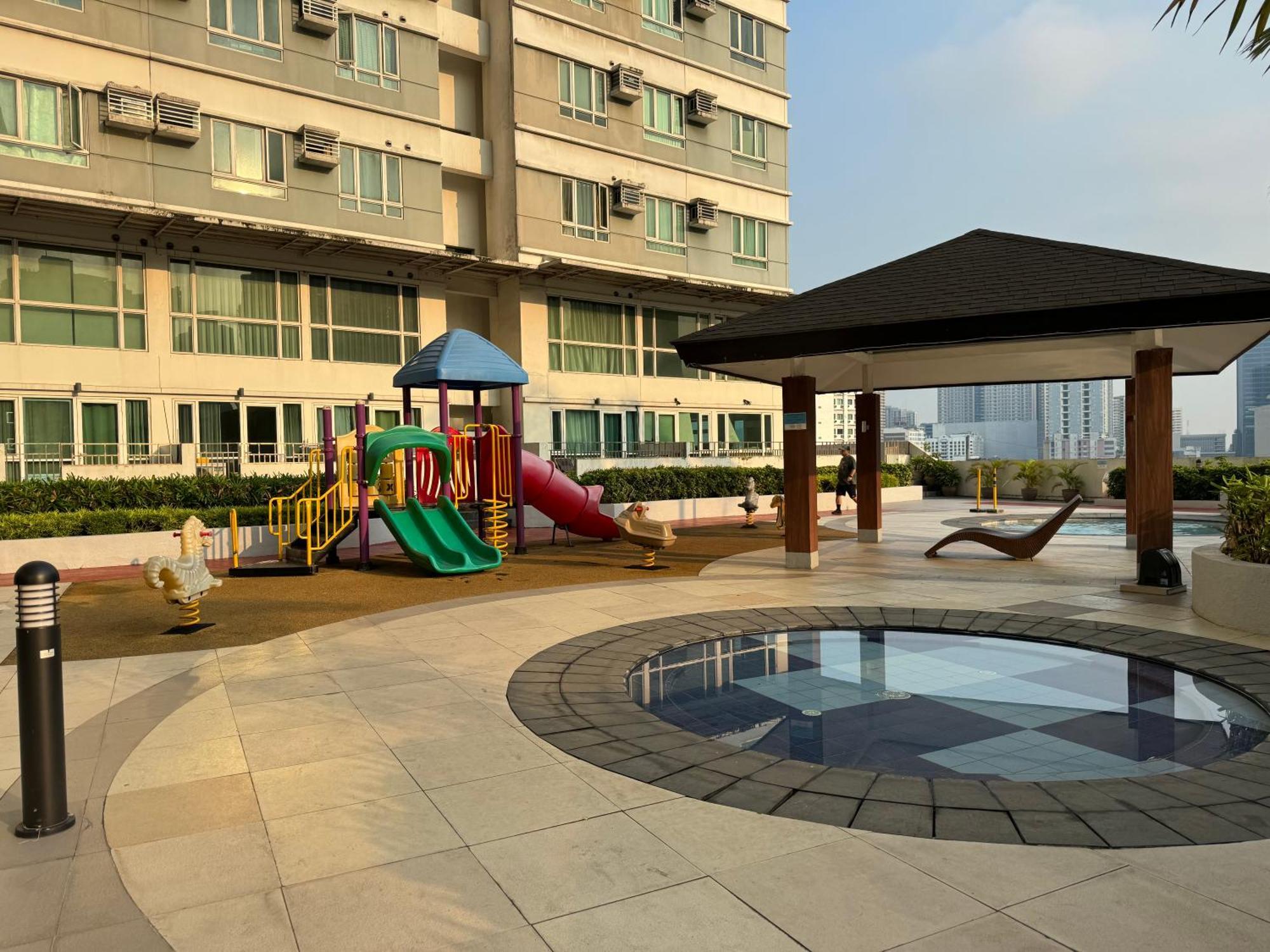 Beacon Makati Condo Free Pool Access Free Wifi 100Mbps & Free Netflix Manila Kültér fotó