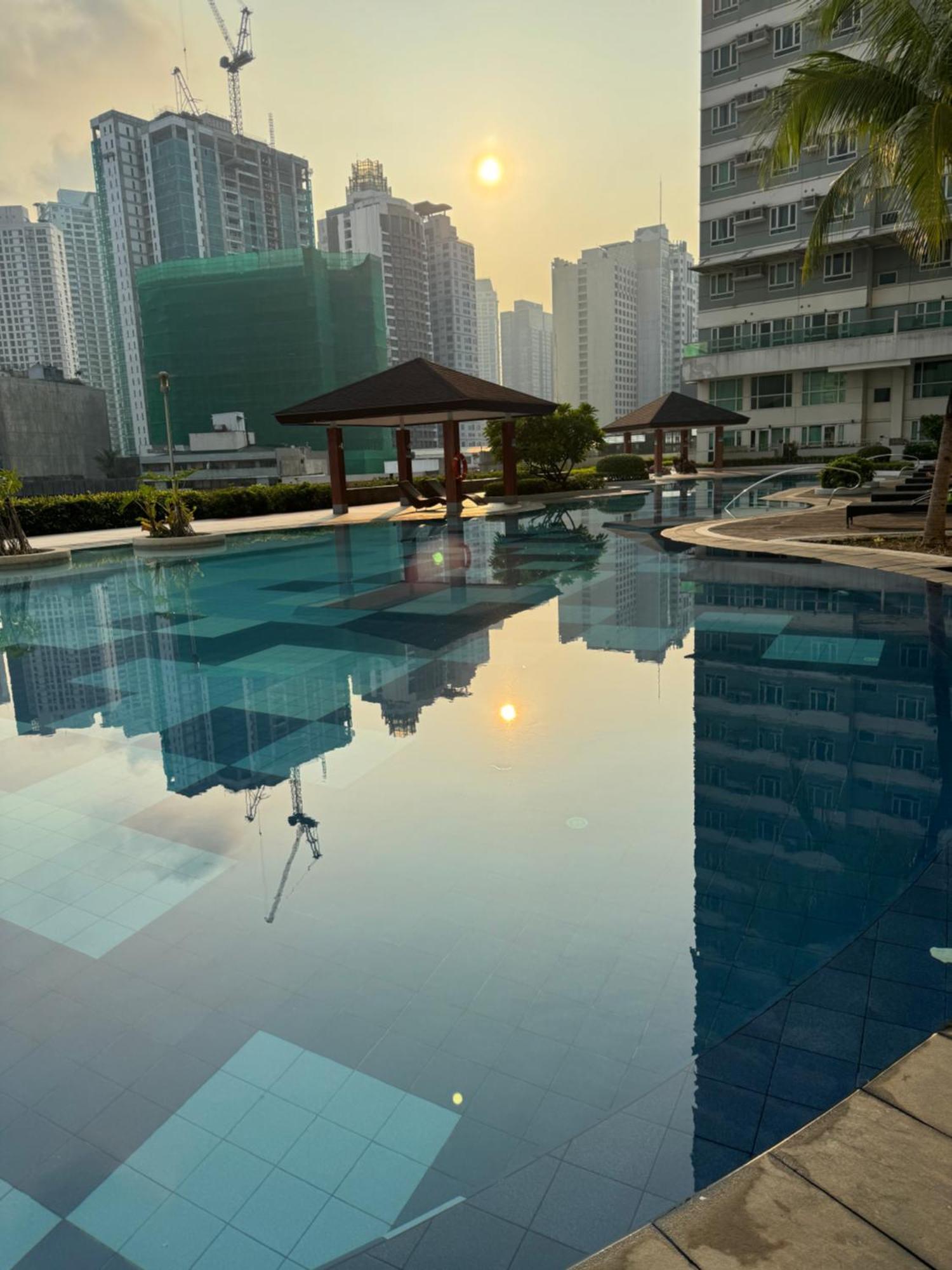 Beacon Makati Condo Free Pool Access Free Wifi 100Mbps & Free Netflix Manila Kültér fotó